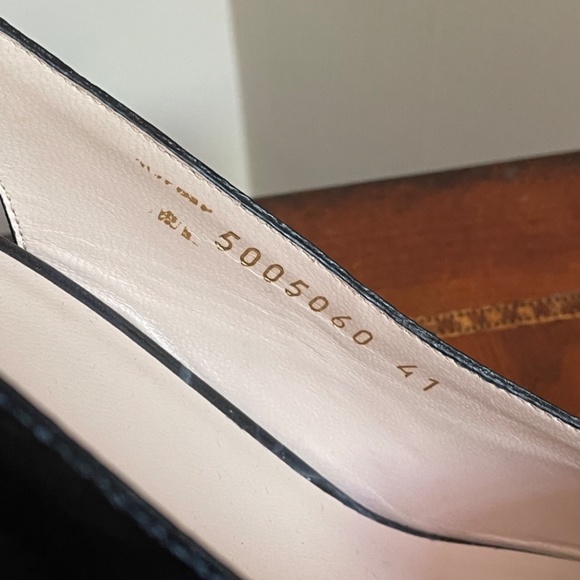 Escada  Designer NWOT Leather Sling back Pump - Picture 9 of 16